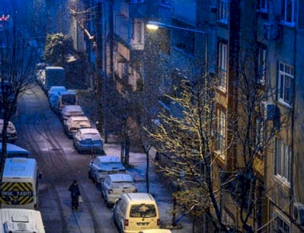 الثلوج تُعانق مدينة اسطنبول ومناطق اخرى في تركيا